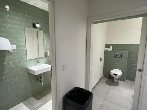 Izdavanje, poslovni prostor, 2000m², Voždovac Sve Podlokacije, Beograd - image 15