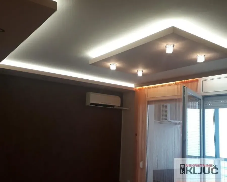 Izdavanje, dvosoban stan, 55m², Grbavica, Novi Sad Sve Podlokacije