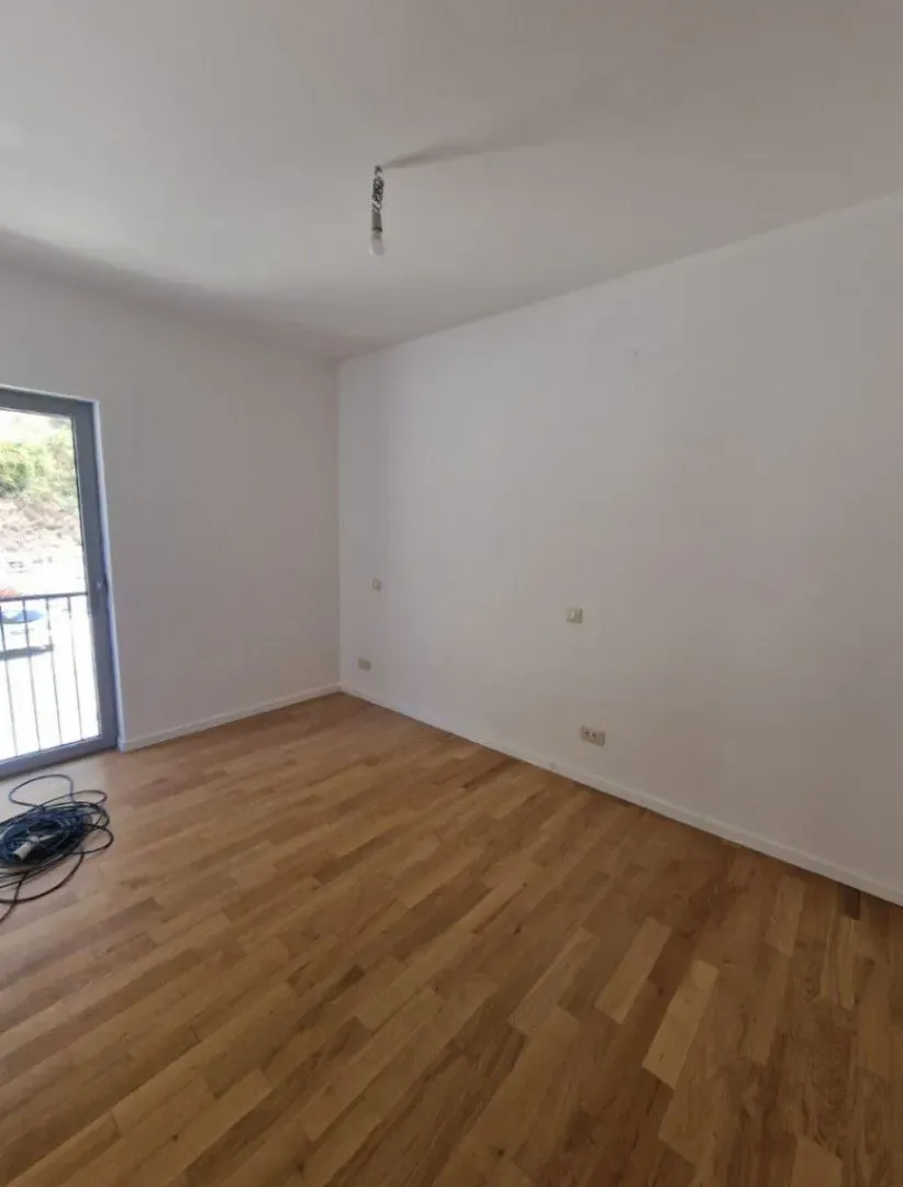 Sale, two bedroom apartment, 75m², Dobrota, Kotor