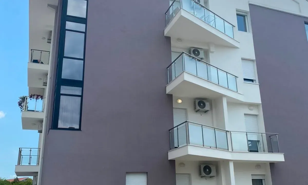 Izdavanje, jednosoban stan, 50m², Kava, Tivat