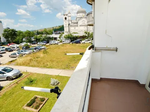 Rent, one bedroom apartment, 44m², Preko Morače, Podgorica - image 11