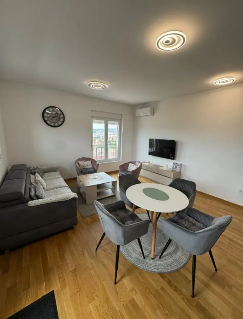 Izdavanje, dvosoban stan, 66m², Stari Aerodrom, Podgorica