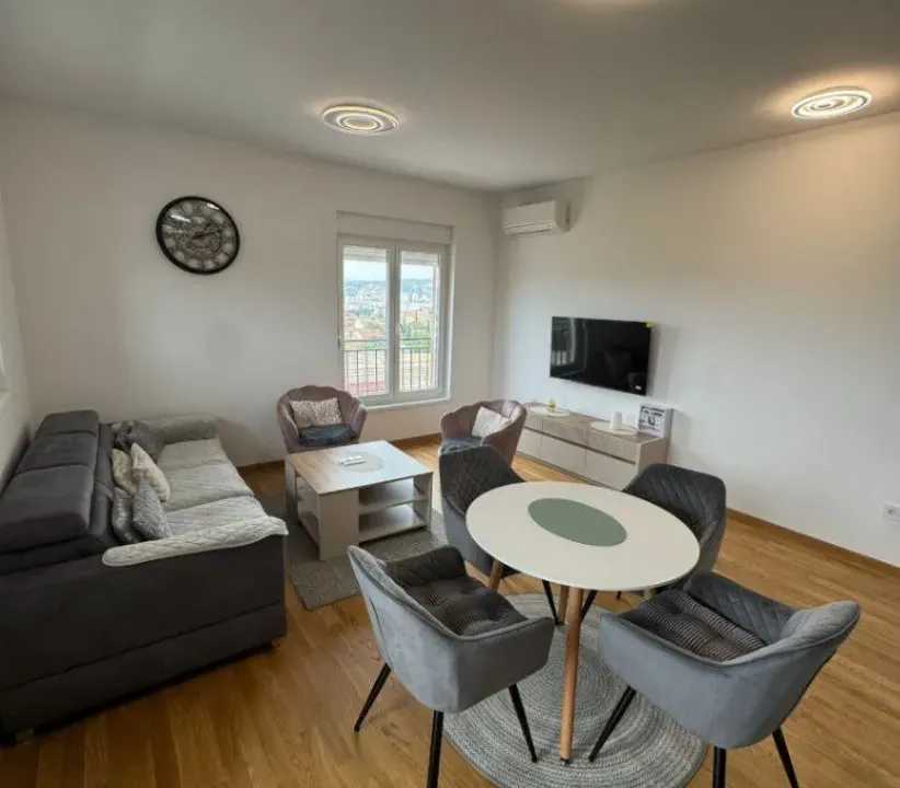 Izdavanje, dvosoban stan, 66m², Stari Aerodrom, Podgorica