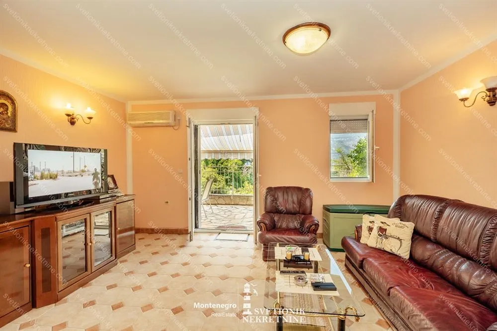 Prodaja, trosoban stan, 178m², Topla, Herceg Novi