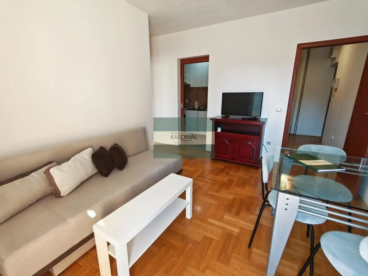 Izdavanje, jednosoban stan, 36m², Centar, Kragujevac