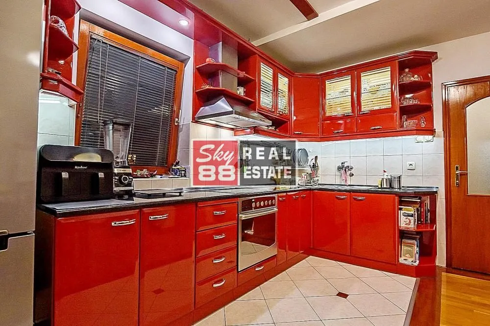 Sale, four bedroom apartment, 104m², Stari Grad, Beograd