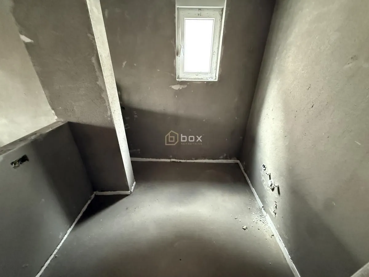 Prodaja, trosoban stan, 90m², Donja Vrežina, Niš