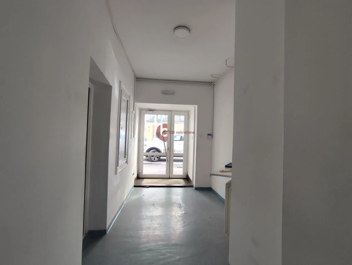 Rent, office space, 320m², Centar, Subotica