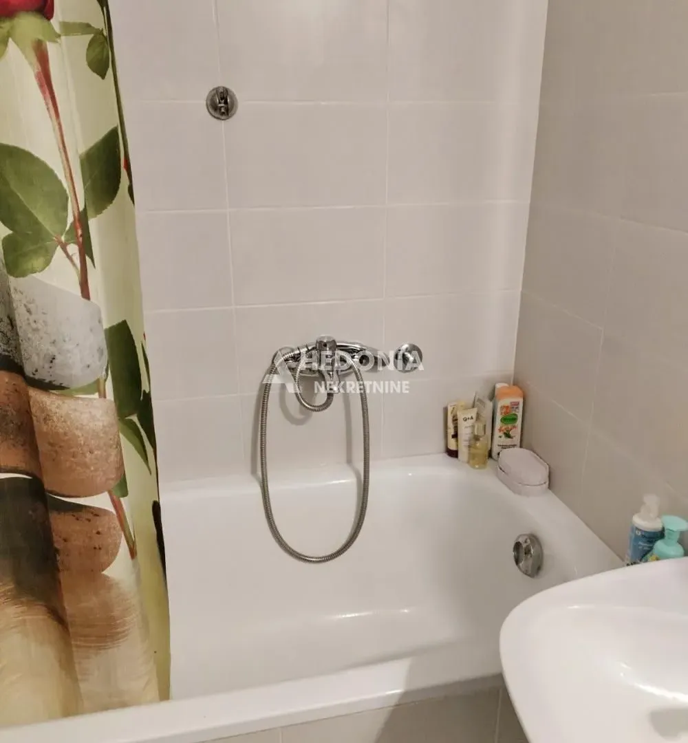 Prodaja, dvosoban stan, 58m², Voždovačka Crkva, Voždovac Sve Podlokacije
