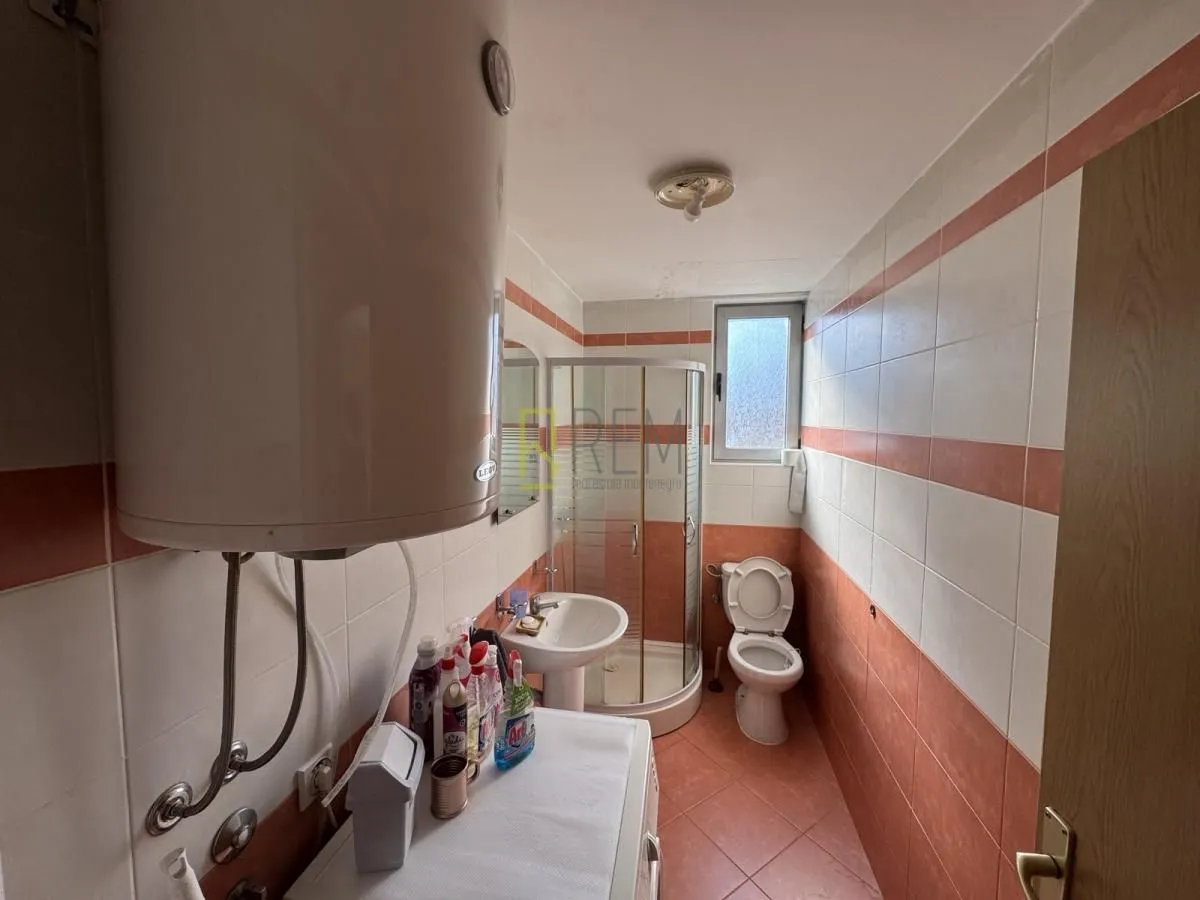 Izdavanje, jednosoban stan, 42m², Momišići, Podgorica