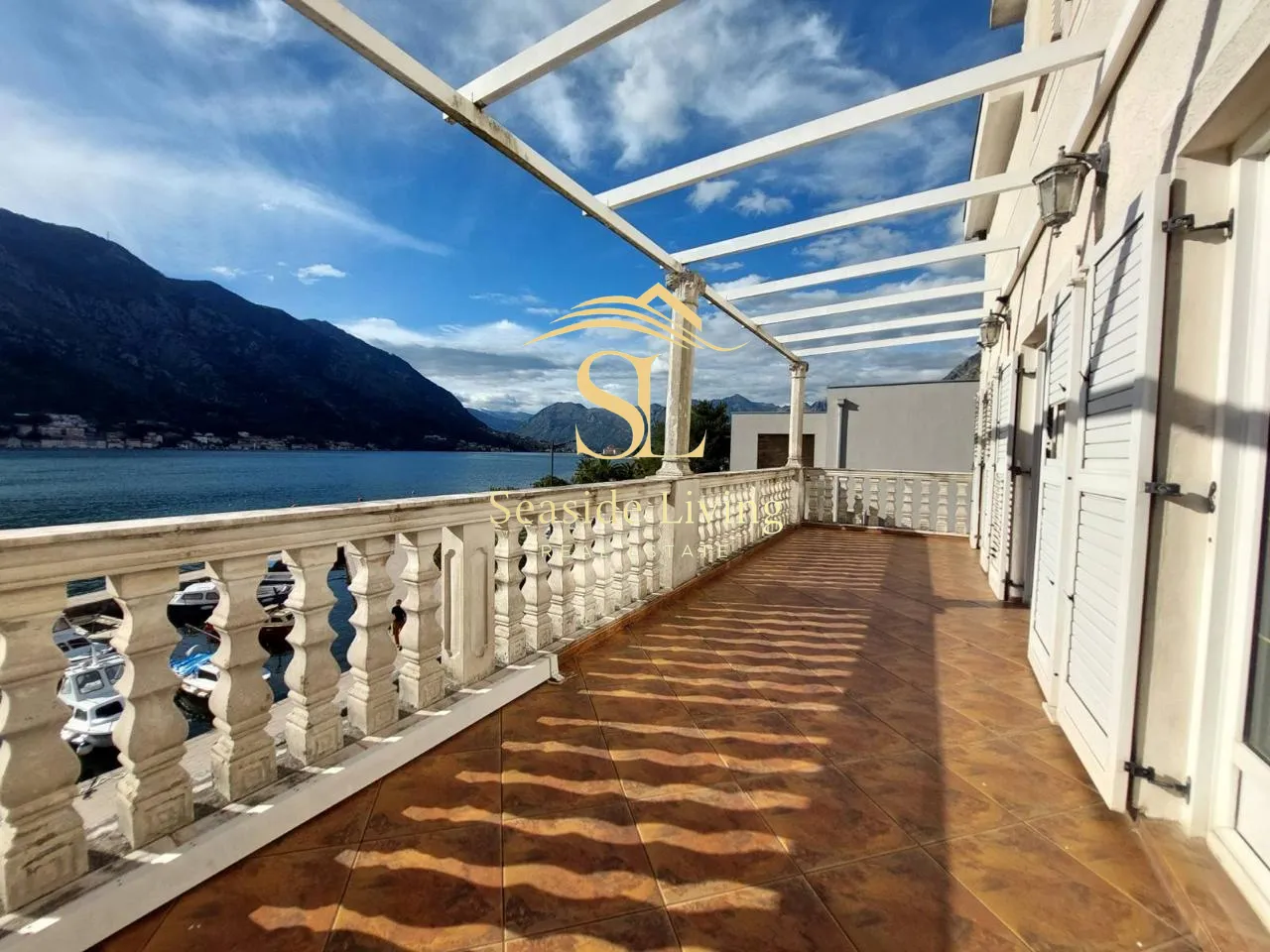 Rent, three bedroom apartment, 130m², Dobrota, Kotor