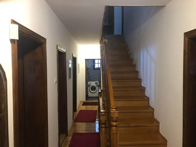 Izdavanje, kuća, 330m², Savski Venac, Beograd