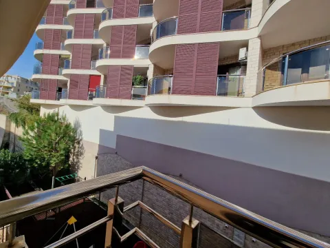 Rent, one bedroom apartment, 90m², Bečići, Budva - image 15