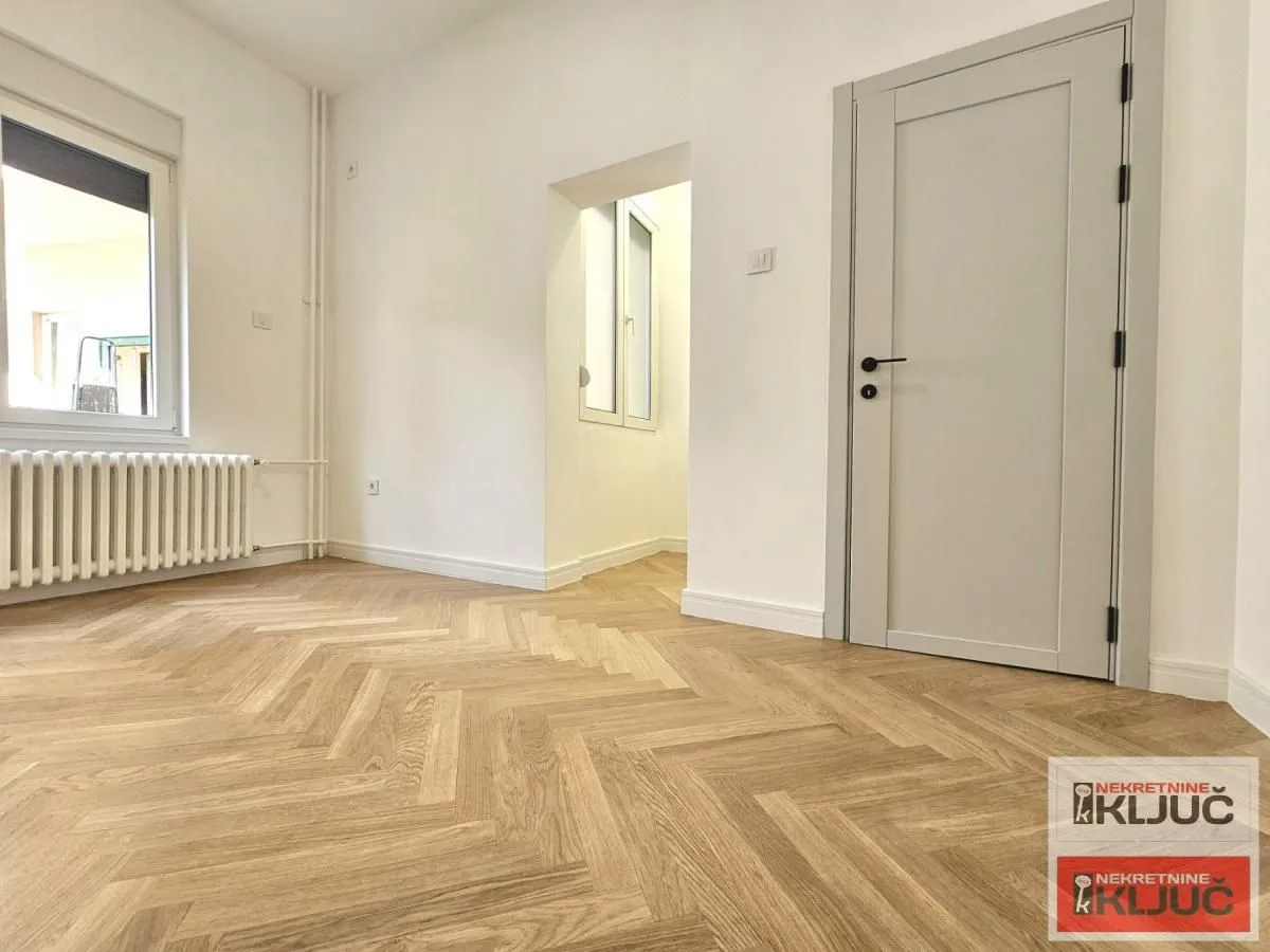 Prodaja, četvorosoban stan, 112m², Centar, Novi Sad