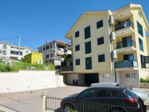 Rent, apartment, 58m², Tivat, Crna Gora