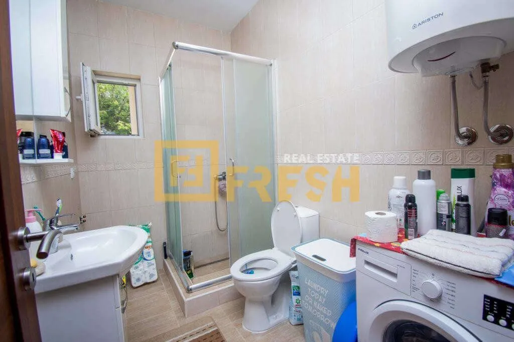 Prodaja, kuća, 220m², Ostalo, Podgorica