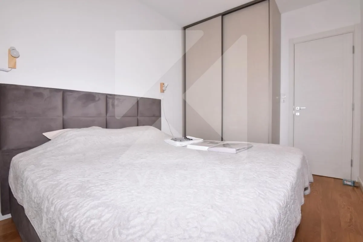Izdavanje, jednosoban stan, 49m², Central Point, Podgorica