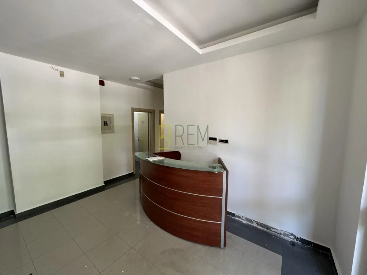 Rent, office space, 240m², Drač, Podgorica