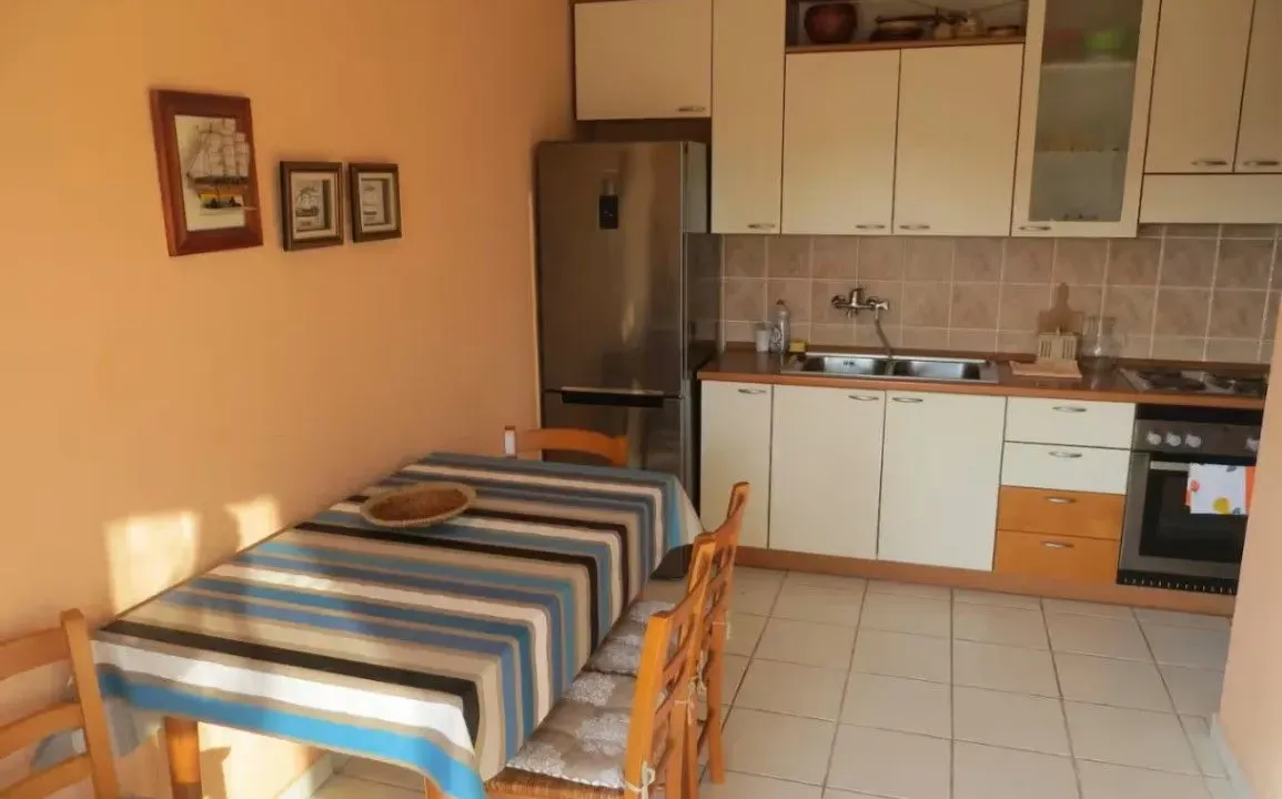 Izdavanje, trosoban stan, 70m², Ilino, Bar
