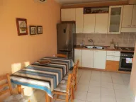 Izdavanje, trosoban stan, 70m², Ilino, Bar - image 1