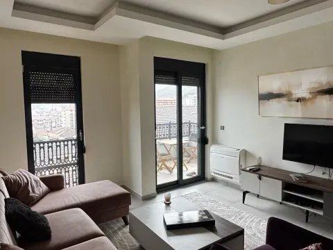 Rent, two bedroom apartment, 70m², Budva, Crna Gora - image 1