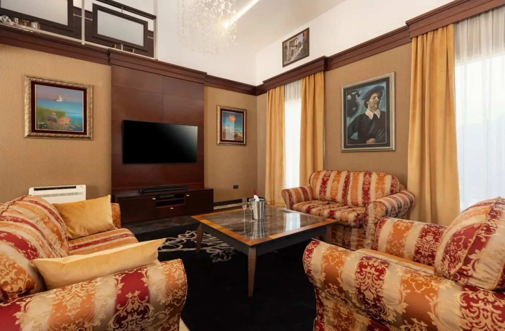 Rent, house, 400m², Dumidran, Tivat
