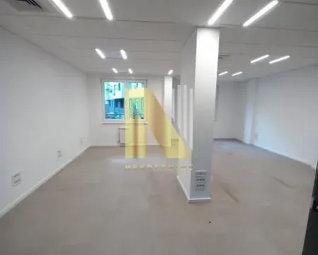 Prodaja, poslovni prostor, 259m², Bulevar Evrope, Novi Sad Sve Podlokacije - image 4