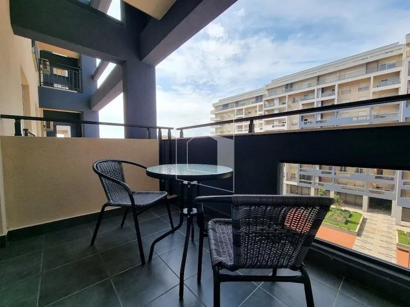 Izdavanje, dvosoban stan, 69m², Master Kvart, Podgorica