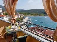 Izdavanje, kuća, 300m², Kotor, Crna Gora - image 1