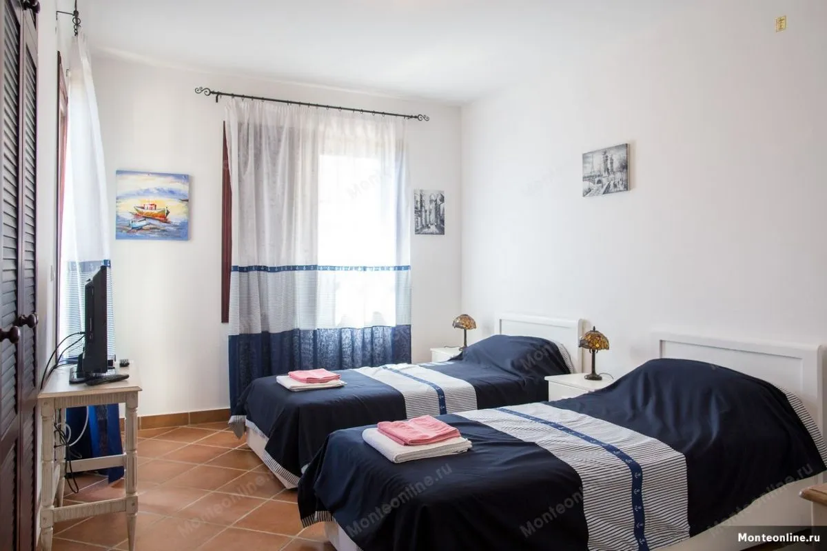 Prodaja, kuća, 235m², Kostanjica, Kotor