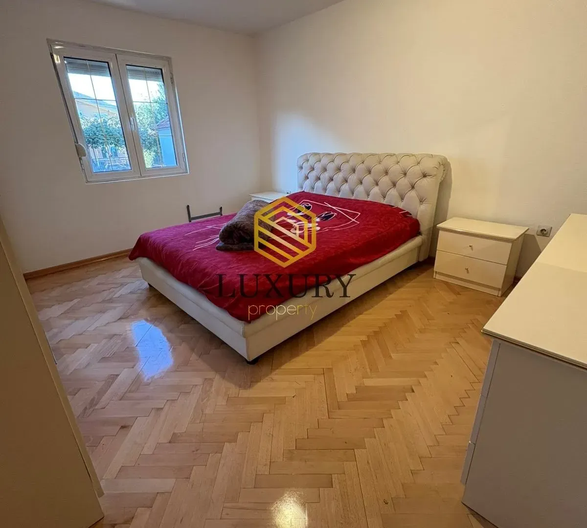 Rent, house, 350m², Zlatica, Podgorica