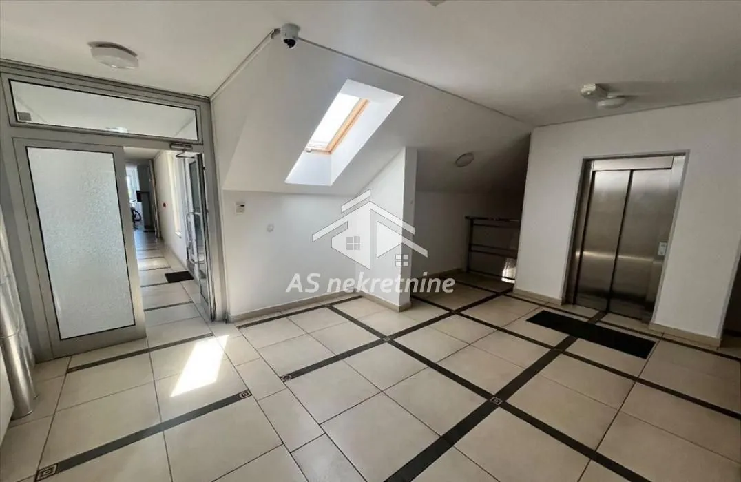 Izdavanje, dvosoban stan, 44m², Novi Beograd Blok 63, Novi Beograd Sve Podlokacije