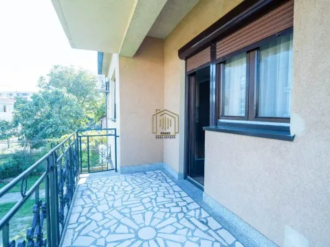 Izdavanje, trosoban stan, 110m², City Kvart, Podgorica - image 10