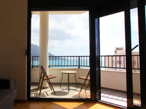 Rent, one bedroom apartment, 45m², Bečići, Budva