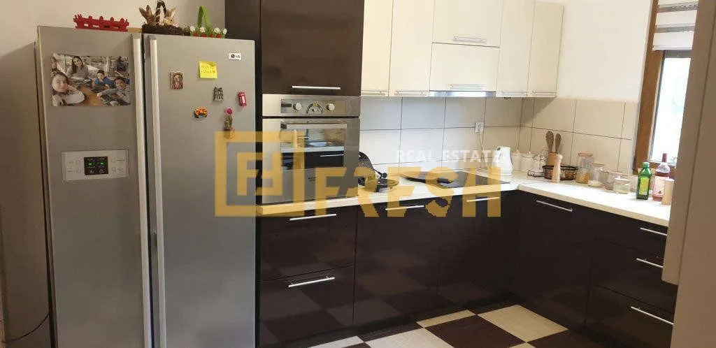 Rent, house, 300m², Vranići, Podgorica