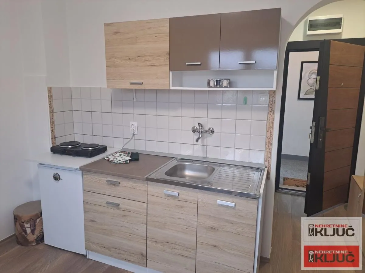 Prodaja, garsonjera, 16m², Železnička Stanica, Novi Sad Sve Podlokacije