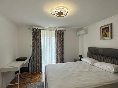 Izdavanje, dvosoban stan, 70m², Centar, Tivat - image 5