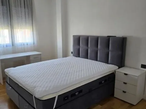 Izdavanje, trosoban stan, 130m², Nova Dalmatinska, Podgorica - image 3