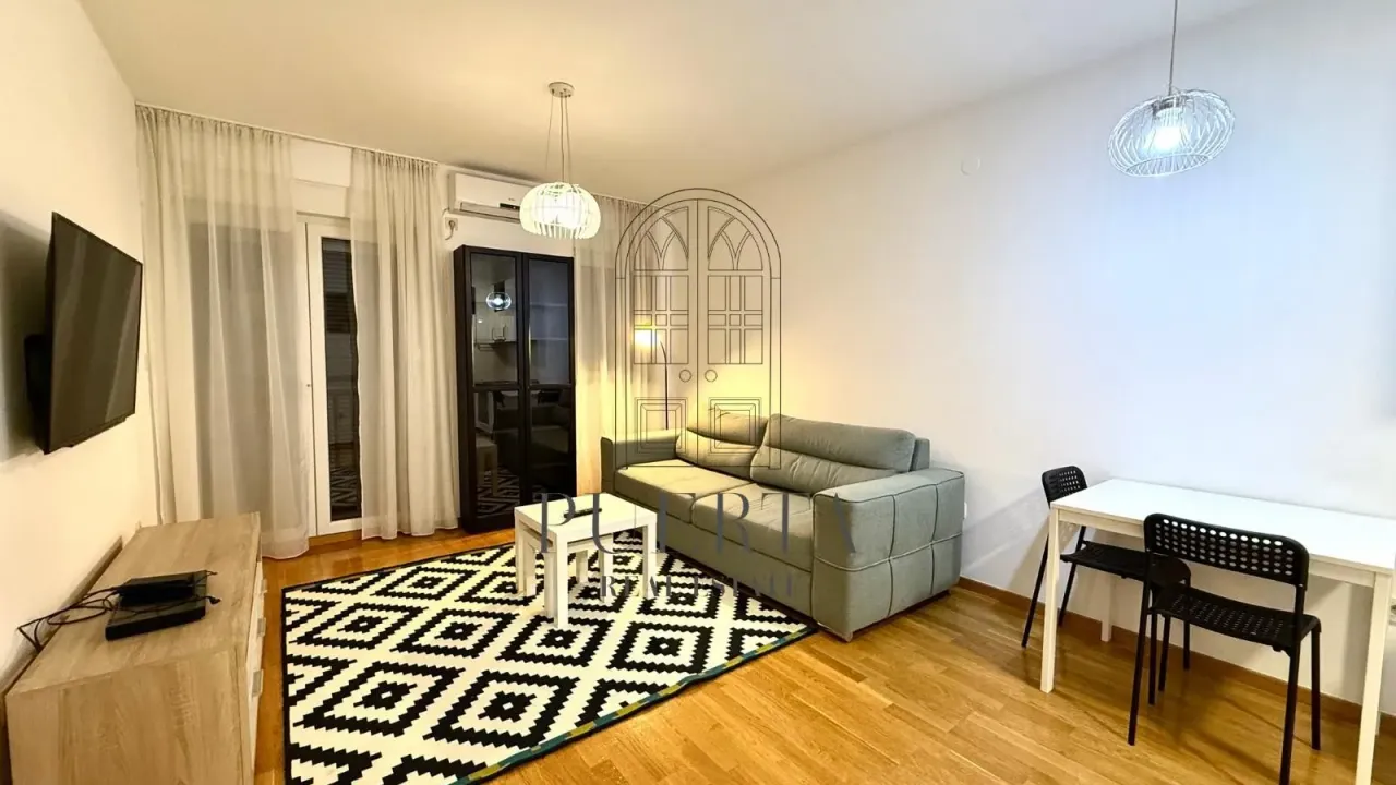 Prodaja, jednosoban stan, 43m², Stari Aerodrom, Podgorica