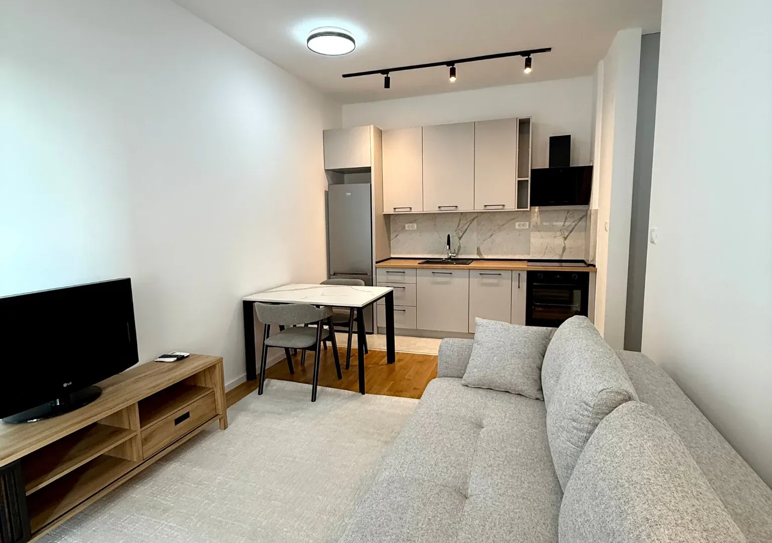 Rent, one bedroom apartment, 37m², Tološi, Podgorica