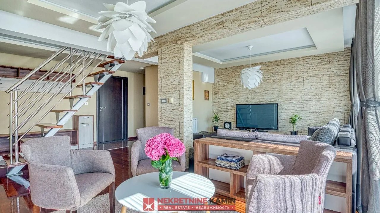 Prodaja, četvorosoban stan, 188m², Rozino, Budva