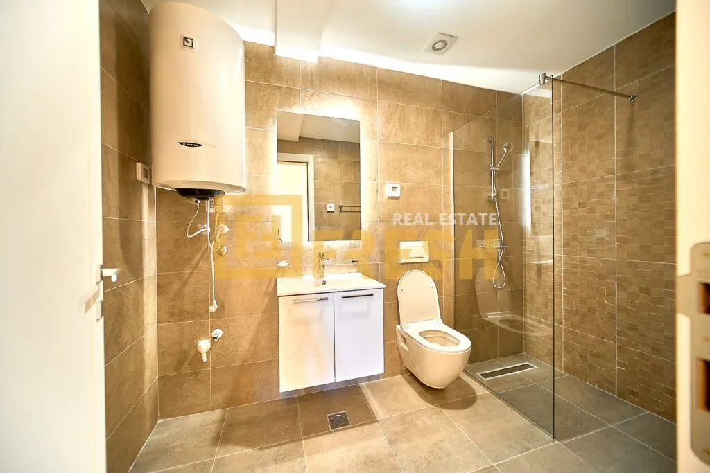 Prodaja, trosoban stan, 104m², Stari Aerodrom, Podgorica