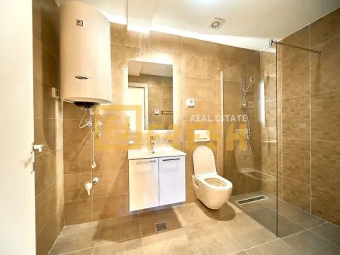 Prodaja, trosoban stan, 104m², Stari Aerodrom, Podgorica - image 12