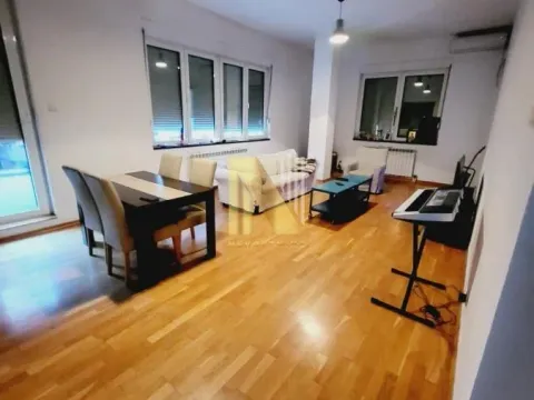 Sale, four bedroom apartment, 108m², Bulevar Oslobodjenja, Novi Sad Sve Podlokacije