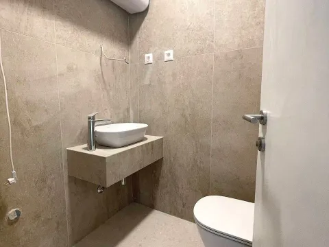 Sale, two bedroom apartment, 74m², Bečići, Budva - image 14