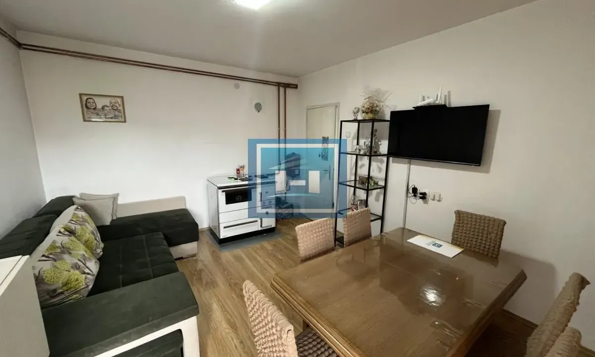 Prodaja, trosoban stan, 65m², Paraćin, Srbija