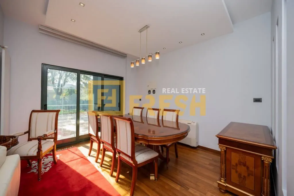 Rent, house, 380m², Mareza, Podgorica