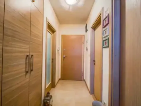 Izdavanje, jednosoban stan, 52m², City Kvart, Podgorica - image 4