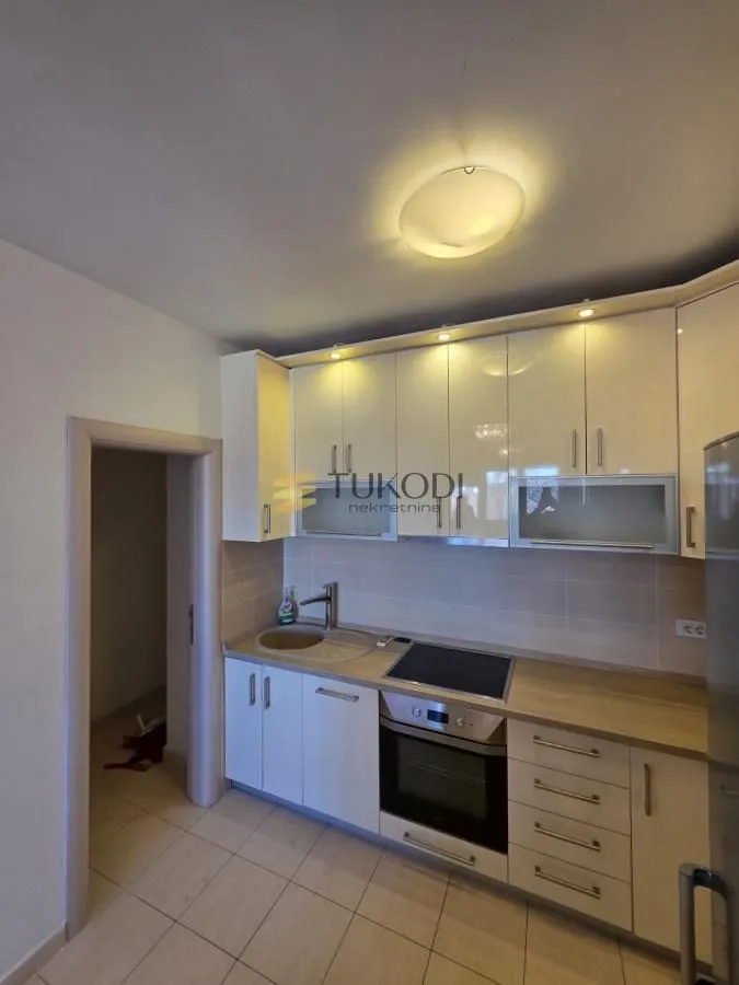 Prodaja, četvorosoban stan, 90m², Adamovićevo Naselje, Novi Sad Sve Podlokacije