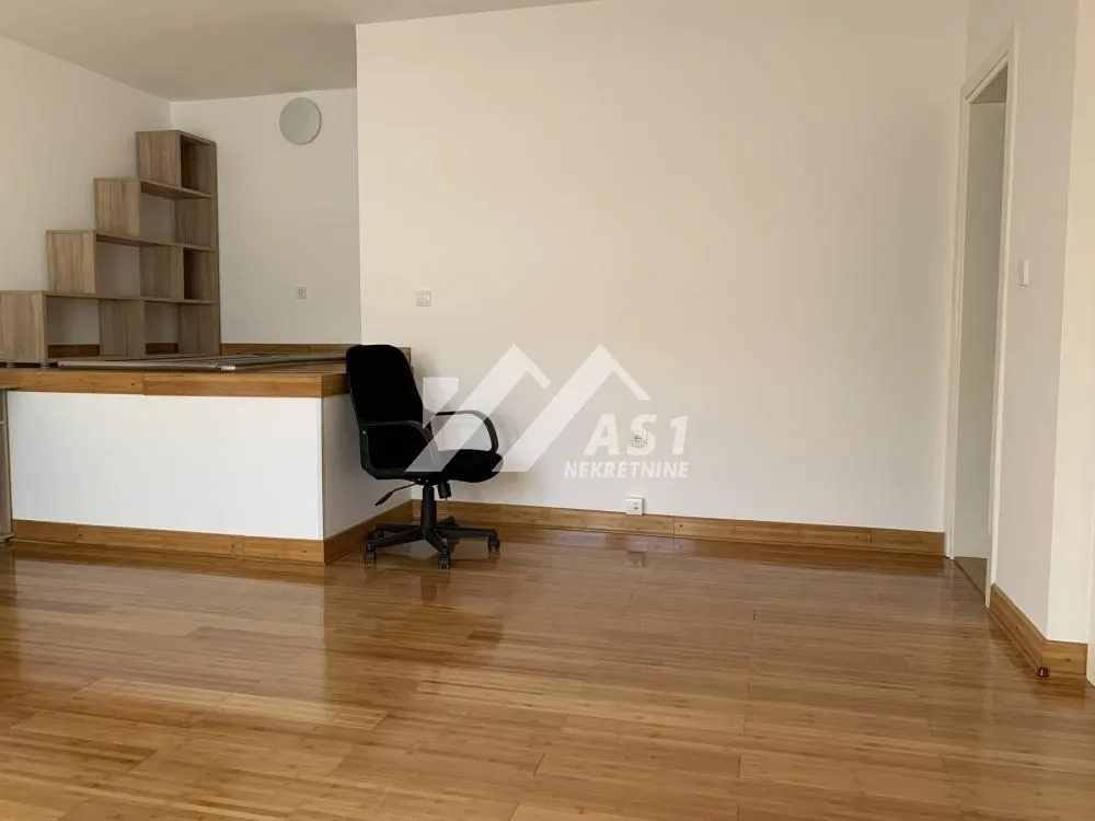 Rent, office space, 90m², Bulevar Oslobodjenja, Novi Sad Sve Podlokacije